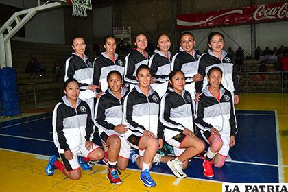 Alemán se perfila para recuperar el título en la rama femenina
