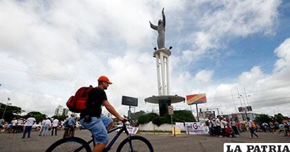 Colectivos ciudadanos continúan movilizados en Santa Cruz /EJU