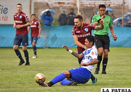 Bolívar y San José, el miércoles jugaron un amistoso en La Paz,
terminaron empatando 1-1