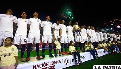 Universitario de Deportes llega con todo para el choque de esta 
noche en Santa Cruz frente a Oriente Petrolero /APG