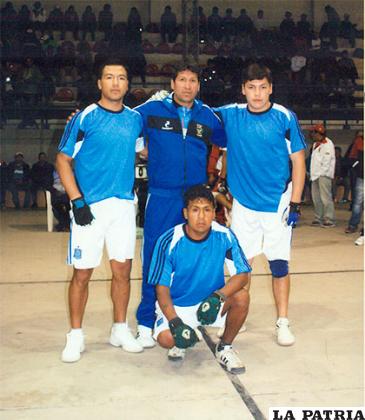 Varias veces fue parte de la selección de Oruro 