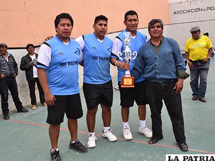 Río Ingenio, gallardo campeón del torneo de pelota de mano