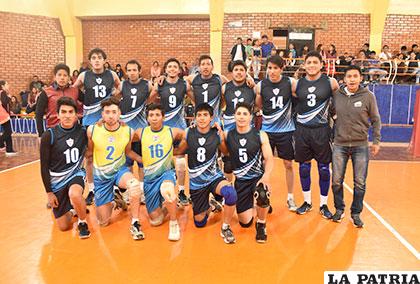 Ingenieros marcha invicto en la ronda por el título