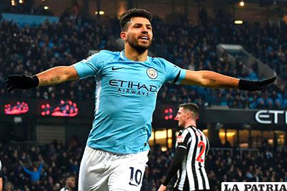 Sergio Agüero aportó con tres goles para la victoria del Manchester City