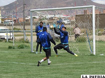 El equipo orureño pretende reforzarse con un arquero más