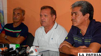 Fontana, Paniagua y Melgar, dirigentes de Fabol /boliviafutbol.com