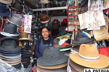 Sombreros infaltables en el Carnaval de Oruro