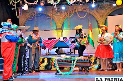 Ministra de Culturas, Willma Alanoca, ch´alló el Carnaval de los bolivianos