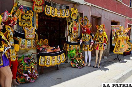 Exposición de la calle La Paz mostró el talento de los orureños