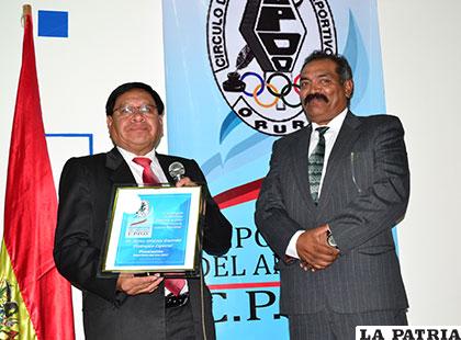 Jaime Jiménez (derecha), un profesional orureño de mucha valía