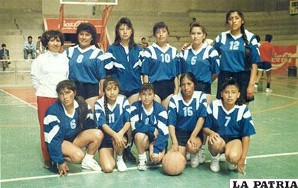 Se inició en la selección del colegio Padilla en 1993