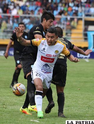 Cardozo con el balón /APG