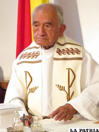 Monseñor honorífico, Simón León: 