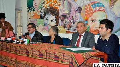 Villena remarcó que la demanda está destinada a defender los derechos humanos del pueblo boliviano /UMSA