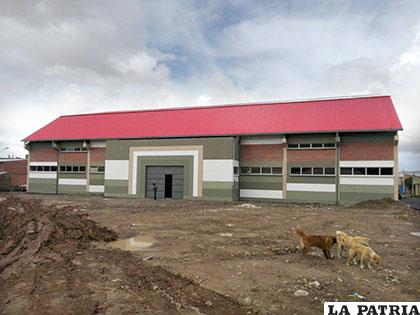 La infraestructura deportiva se encuentra en la zona Sierra Mier Emal II