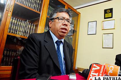 El presidente del Colegio Médico de La Paz, Luis Larrea /APG