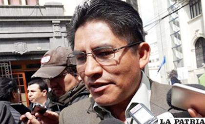 El gobernador de La Paz, afirma que sería un error centralizar la administración de los hospitales/ ERBOL