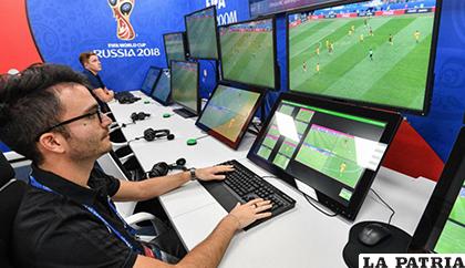 Videoarbitraje comenzó a aplicarse oficialmente en el Mundial de Rusia /elpais.com
