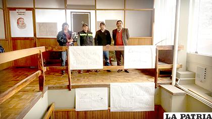 Trabajadores que ingresaron en huelga de hambre/LA PATRIA