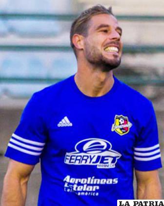 CRISTIÁN ALESSANDRINI - Nacido en Buenos Aires-Argentina el 27 de mayo de 1985, tuvo su debut deportivo en el 2006 junto al club Berazategui se desempeña como centro delantero, de amplia trayectoria militó en clubes de la Argentina, Chile, Colombia, Venezuela, recientemente estuvo en filas del Real Garcilaso del Perú, en Bolivia jugó en Nacional Potosí, se espera mucho de él.