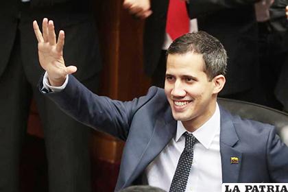 El nuevo presidente de la Asamblea Nacional, Juan Guaidó, asiste a la sesión donde ha juramentado su cargo hoy, en Caracas (Venezuela). /EFE