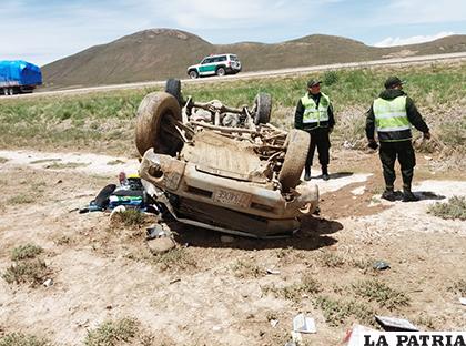 El conductor fue auxiliado a una clínica de la ciudad de Oruro / LA PATRIA