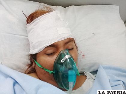 Carolina Chambi Quispe se encuentra internada en el Hospital General San Juan de Dios  /LA PATRIA
