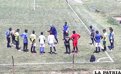 Varios jugadores juveniles se presentaron, entre ellos rqueros/Marcelo Abascal - LA PATRIA