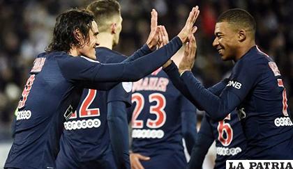 Cavani y Mbappe no perdonaron ante el Guingamp 3-0 /tvmax-9.com