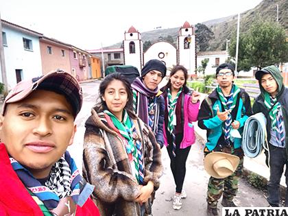 Rovers del grupo Capitán Ustáriz visitaron uno de los pueblos cercanos al campo escuela /LA PATRIA
