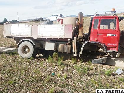 El vehículo pesado luego del accidente /LA PATRIA