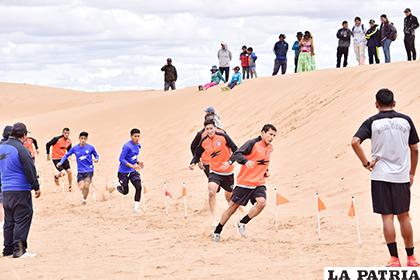 El trabajo en la arena del equipo orureño en medio de bastante expectativa