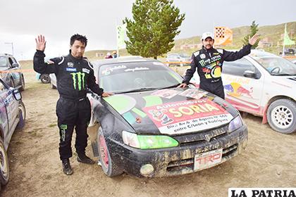 Jorge Peredo (derecha) y Norberto Machuca, campeones en la R2B /Reynaldo Bellota - LA PATRIA