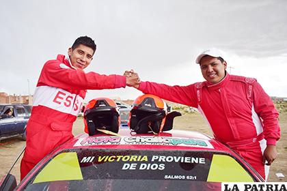 Ricardo Vidal (derecha) y su navegante, Luis Fernández /Reynaldo Bellota - LA PATRIA