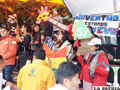 El año pasado juventudes del MAS aprovecharon el Carnaval para hacer propaganda política /LA PATRIA /ARCHIVO