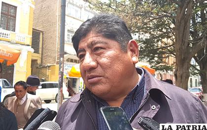 Alcalde de Paria, Oscar Flores/ LA PATRIA
