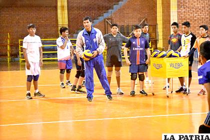 La selección orureña entrenó desde la gestión pasada/ archivo LA PATRIA