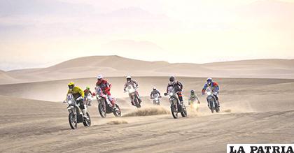 La lucha por el primer lugar en motos se hace emocionante/dakar.com
