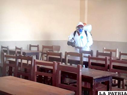 136 unidades educativas comienzan a ser fumigadas desde el lunes 21 de enero /GAMO