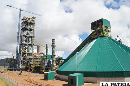 La planta de cemento de Caracollo costó cerca de 305 millones de dólares /LA PATRIA /ARCHIVO