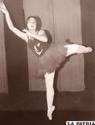 Carolina Rosso,  una de las primeras bailarinas en danza clásica/ Katushia