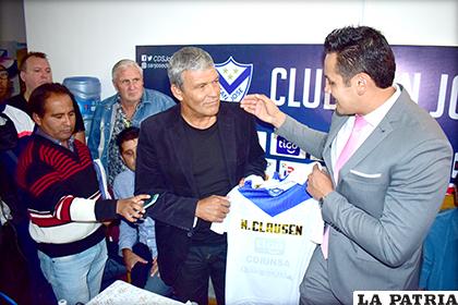 Clausen empezará su tercer ciclo en San José, ayer fue presentad por Oscar Ayala /Reynaldo Bellota - LA PATRIA