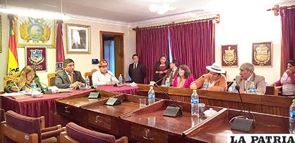 Concejales que participaron de la elección del nuevo directorio /LA PATRIA