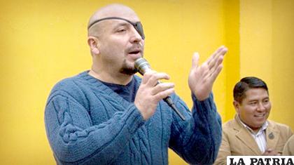 David Tezanos Pinto, llamó a una conferencia de prensa para volver a exponer su vida privada /DEFENSOR DEL PUEBLO