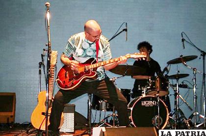 El guitarrista tocó con muchos reconocidos del rock argentino/ Facebook