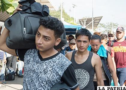 Los migrantes han recorrido a pie y en vehículos de carga más de 300 kilómetros /TN8