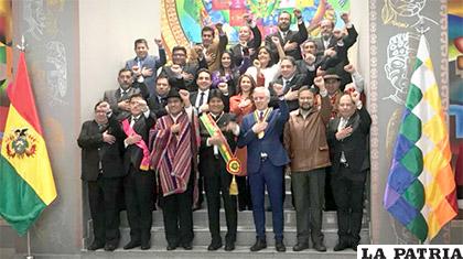 El gabinete en pleno del Presidente Evo Morales /ANF