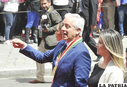 García Linera destacó que actualmente de cada 100 familias bolivianas 63 tienen ingresos medios / APG