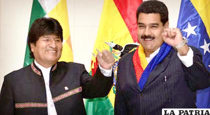 Uno de los encuentros entre Morales y Maduro / ABI