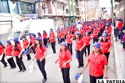 El recorrido de los conjuntos folklóricos puede ser normal/ LA PATRIA ARCHIVO